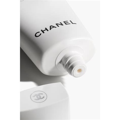 chanel le blanc brightening serum|Chanel le blanc face wash.